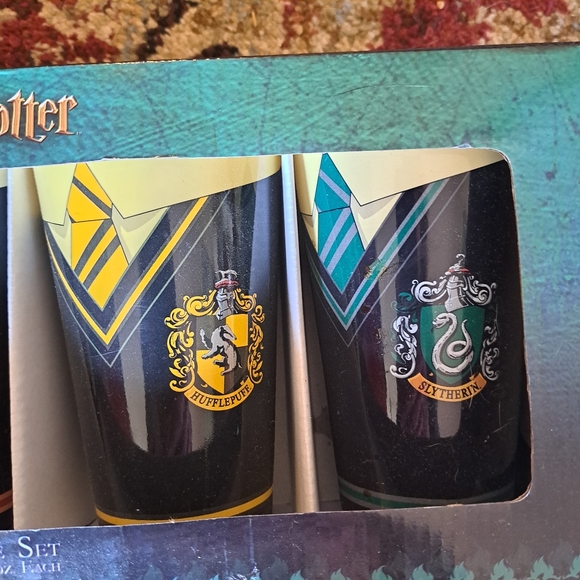 NIB Harry Potter Crested Glassware Set of 4 - Picture 3 of 13